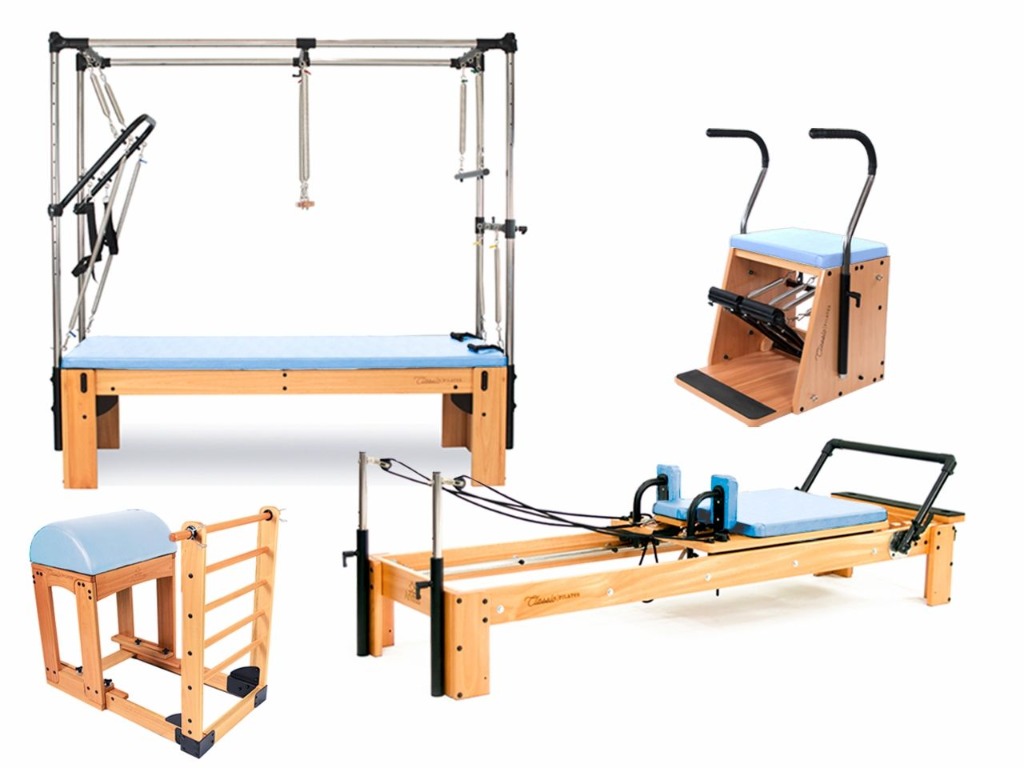 Kit Studio Classic Pilates Arktus com Cadillac, Reformer, Cadeira Combo e Ladder Barrel com estofamentos azul-claro